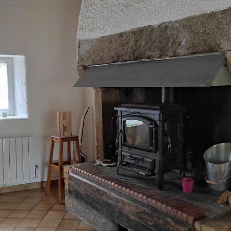 Gite La Roche Bertignat Bagian luar foto