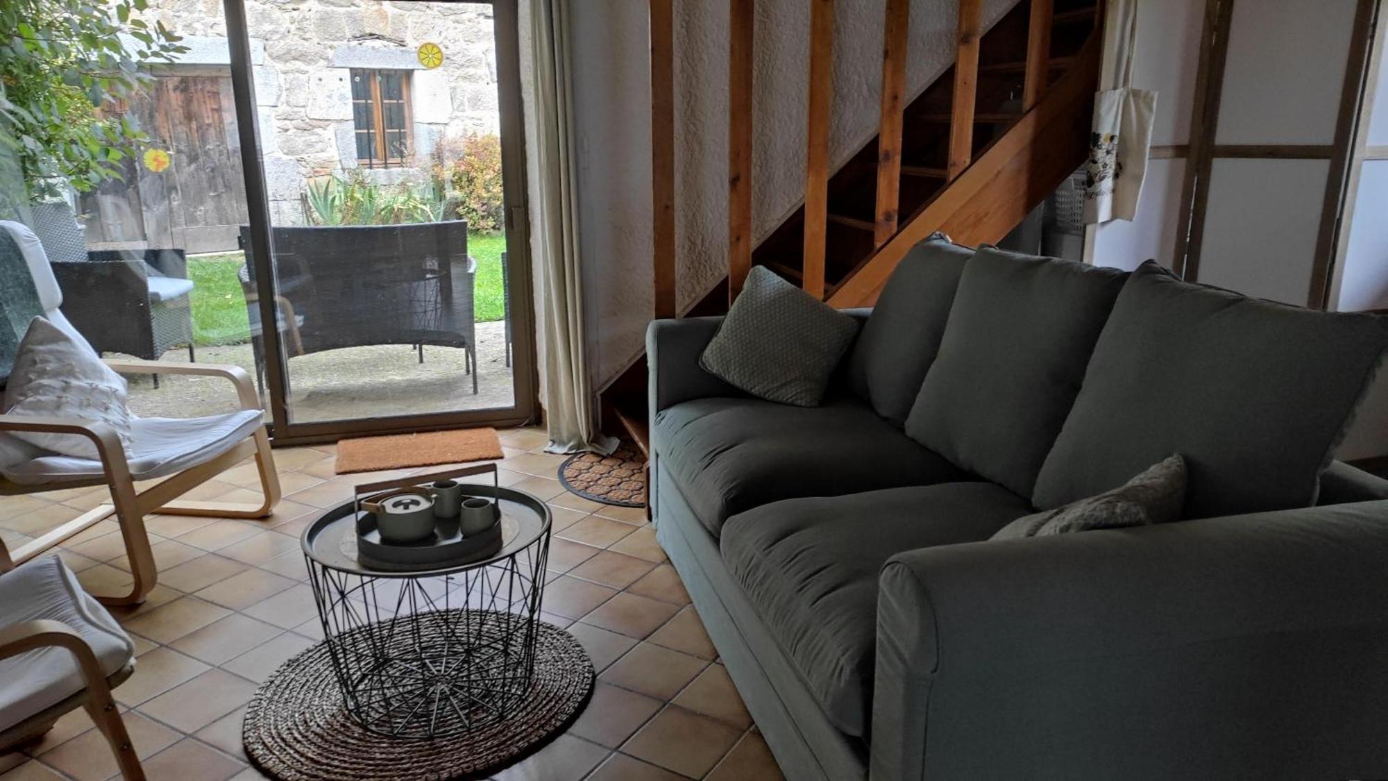 Gite La Roche Bertignat Bagian luar foto